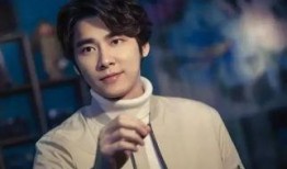 空姐爆料李易峰视频,揭秘明星幕后生活片段